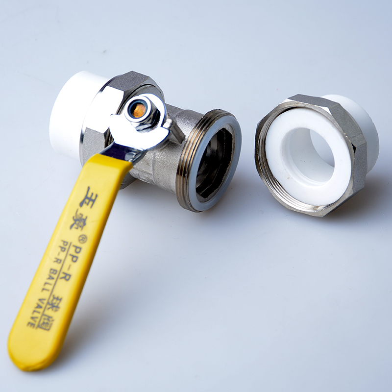 火狐电竞|《五哥品球论足》 ——40:第一支来自mainland China的足球队抵达香港职业联赛(图1) 火狐电竞