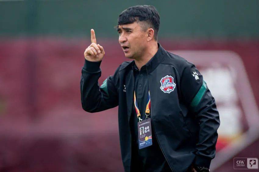 火狐电竞官网|
战报：新疆雪豹纳欢0比1不敌四川优必选(图7)