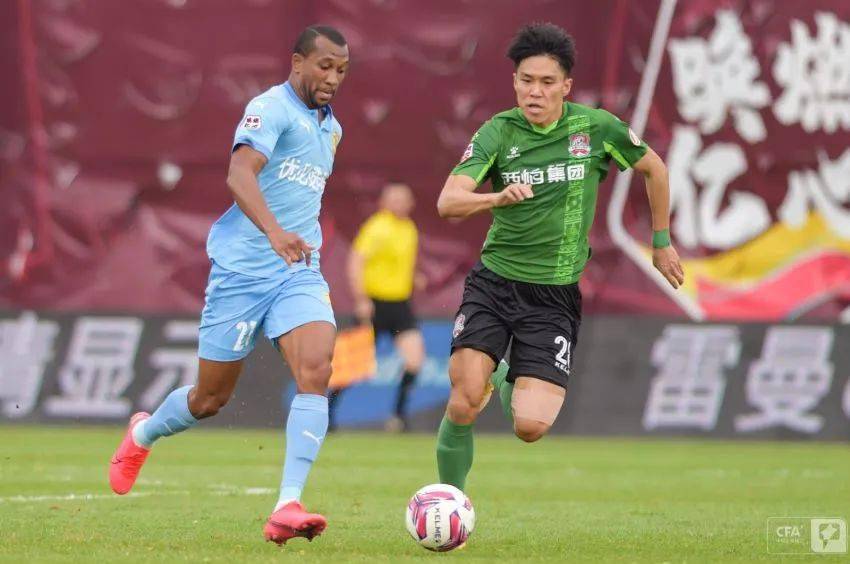 火狐电竞官网|
战报：新疆雪豹纳欢0比1不敌四川优必选(图16)