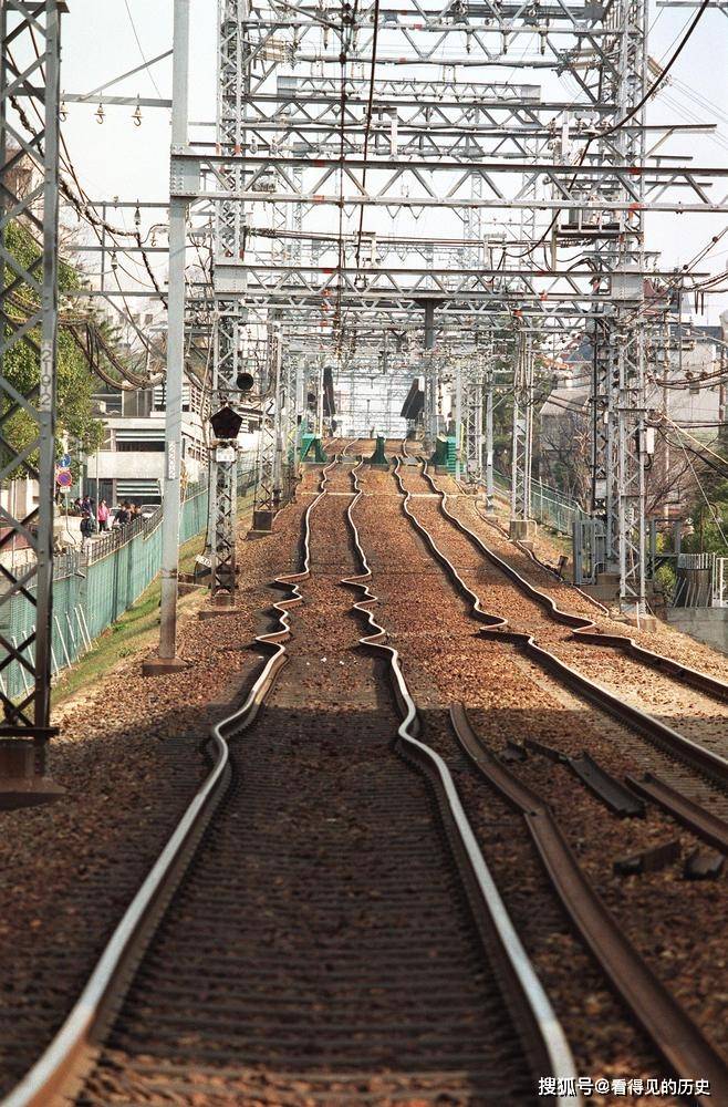 火狐电竞官方网站|
老照片 1995年的阪神大地震  战后最大的灾难(图15)